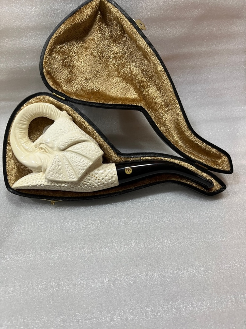 Meerschaum carved elephant pipe - Picture 7 of 9